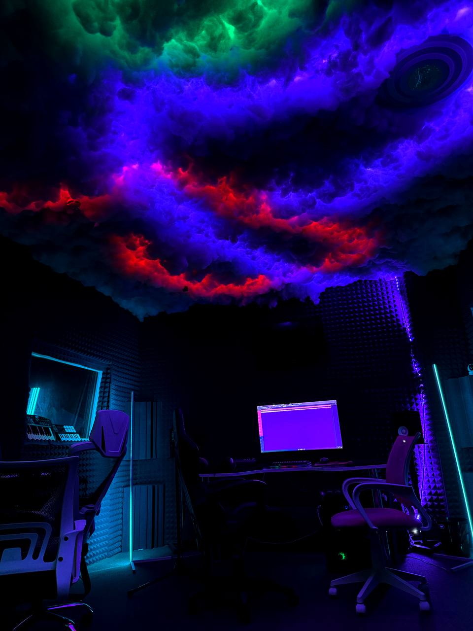 Студия MONKISS — рабочее место и акустика